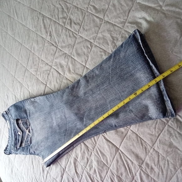 Vanity - Picture 2 of 3